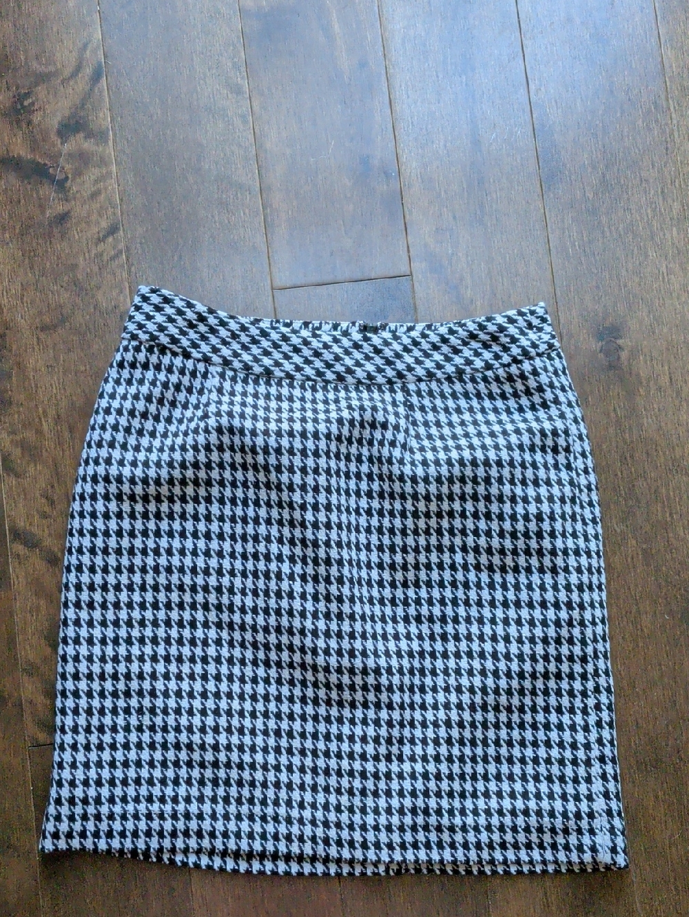 Chadwicks Black and White Houndstooth Pencil Skirt